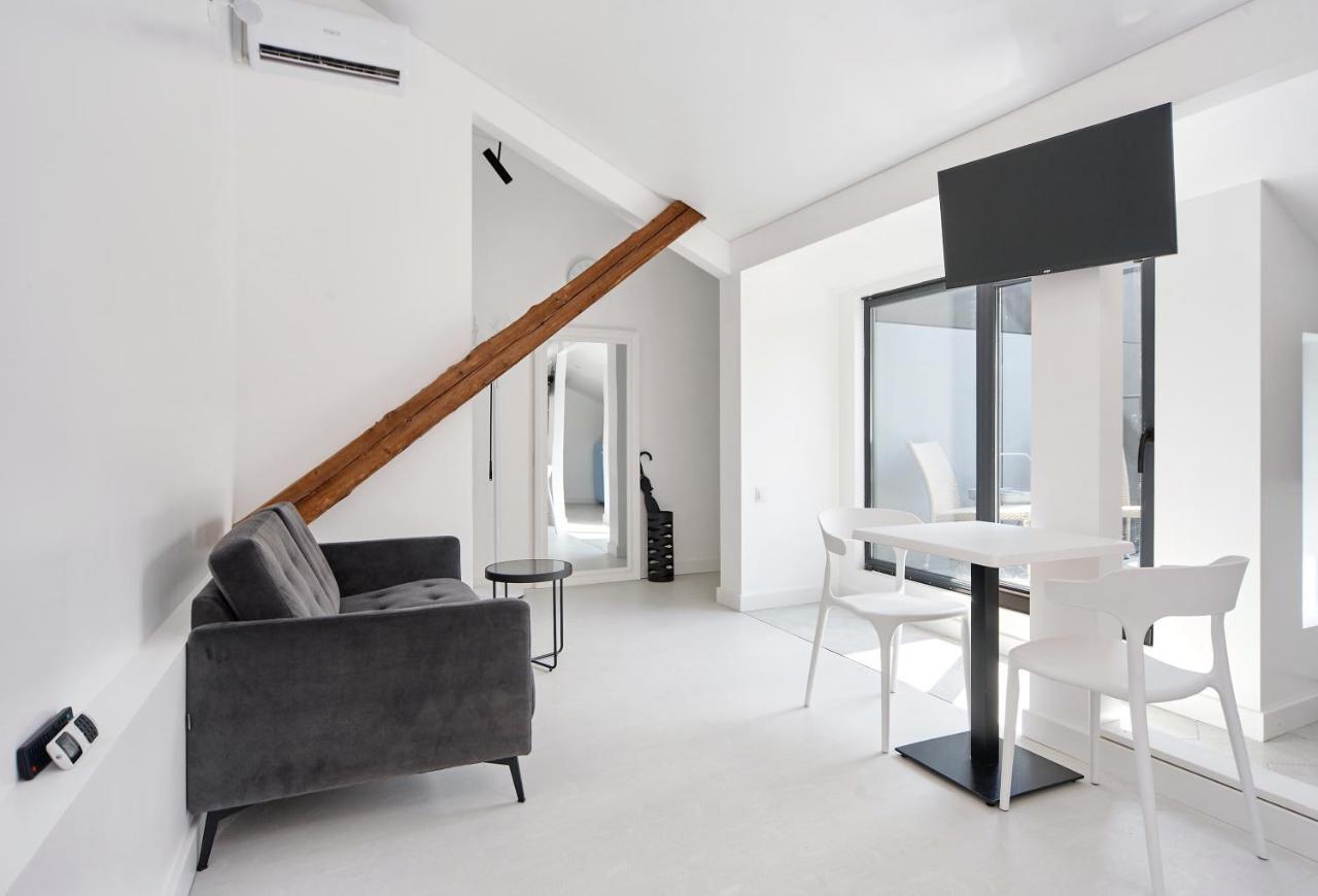 White Door Apartments Mansard Heart Of Odessa 2 外观 照片