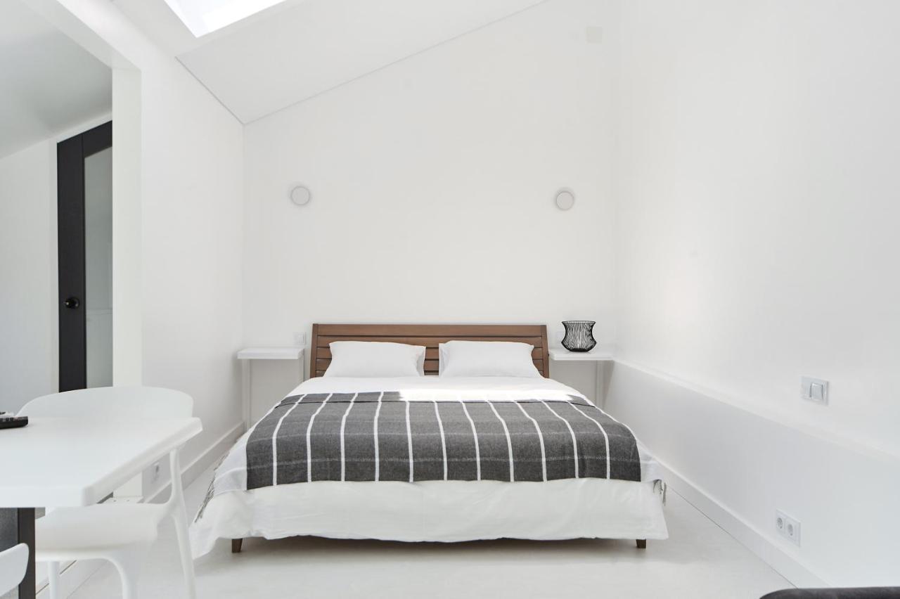 White Door Apartments Mansard Heart Of Odessa 2 外观 照片