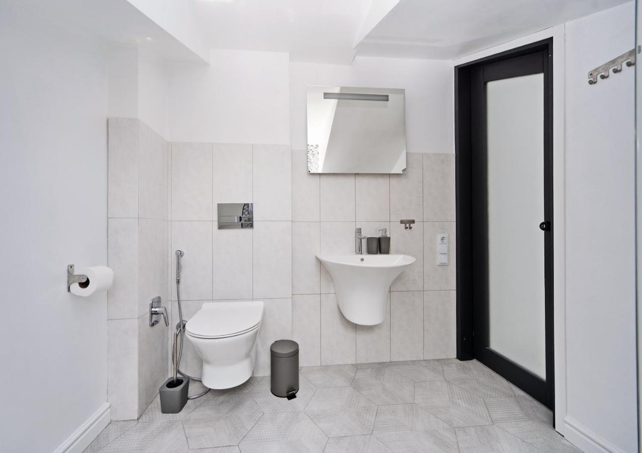 White Door Apartments Mansard Heart Of Odessa 2 外观 照片