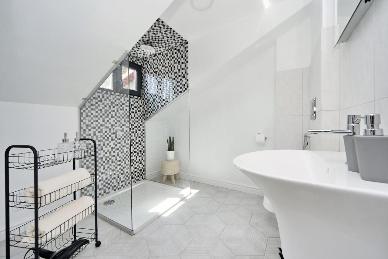 White Door Apartments Mansard Heart Of Odessa 2 外观 照片