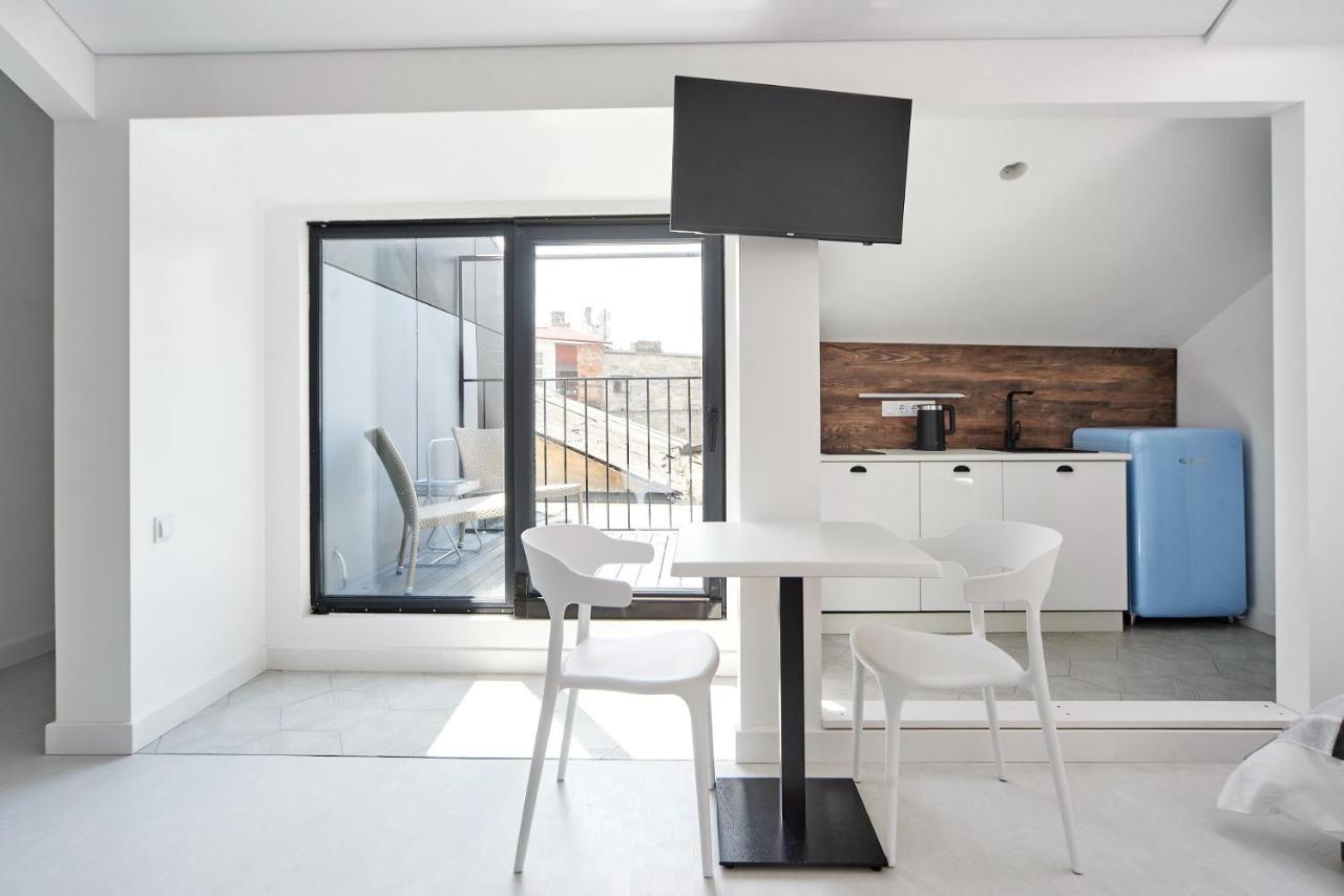 White Door Apartments Mansard Heart Of Odessa 2 外观 照片